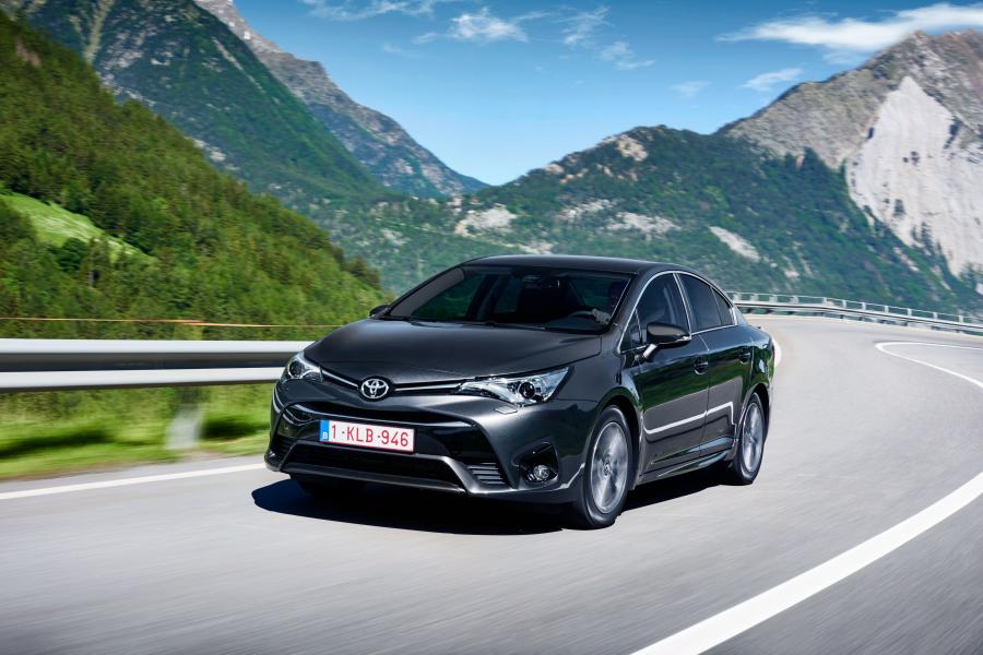  Toyota Avensis Sedan (T270) 2015 года  (фото 18 из 34)